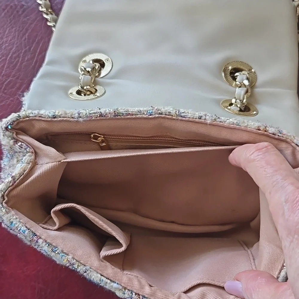 Aldo Quilted Handbag In Biege With Pastel Pink And Blue Accents. - Picture 10 of 16